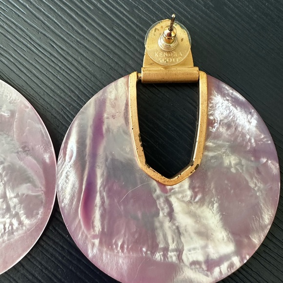 Kendra Scott Pink Shell Earrings - Picture 5 of 6